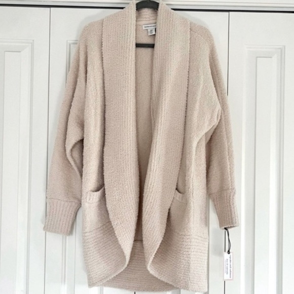 cupcakes & cashmere Sweaters - NWT Cupcakes & Cashmere Cozy Knit Beige Cardigan Size Medium